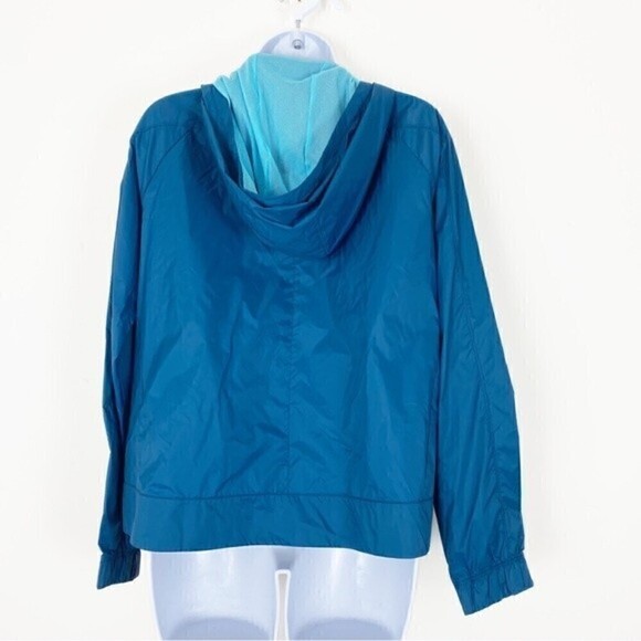 UA UNDER ARMOUR Teal Nylon Lightweight Windbreaker Jacket Loose Fit short medium - Picture 3 of 5